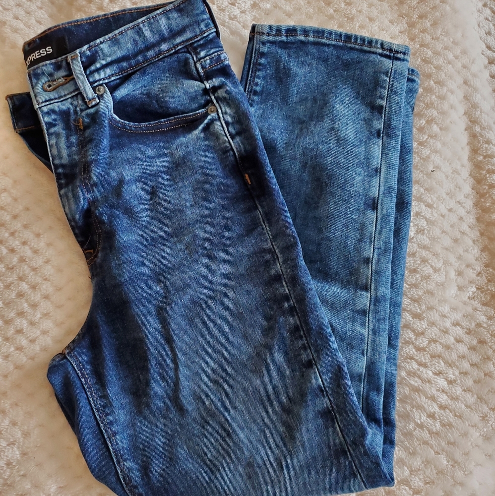 Super High Rise Express Mom Jean